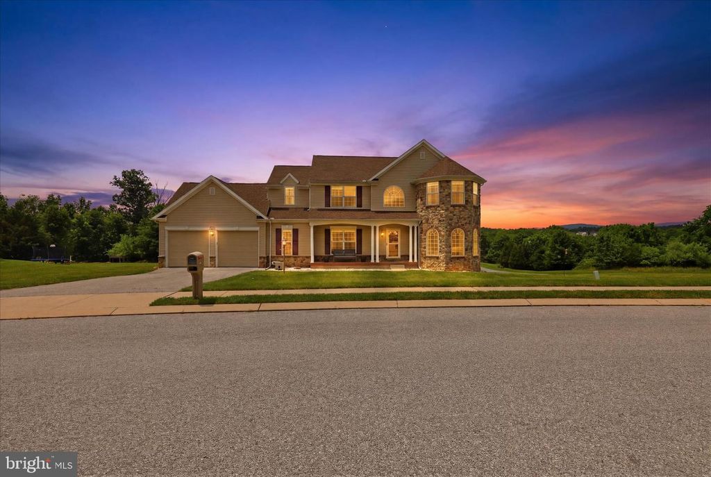 1730 CANDLE LN, York, PA 17404