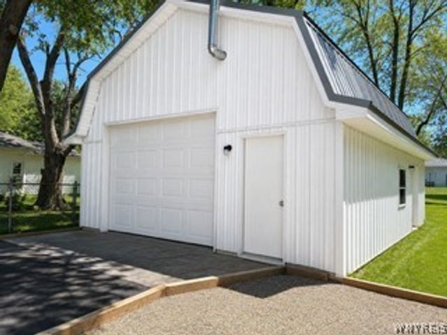 139 Allendale Road, West Seneca, NY 14224