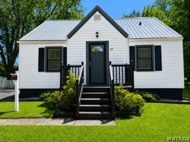 139 Allendale Road, West Seneca, NY 14224