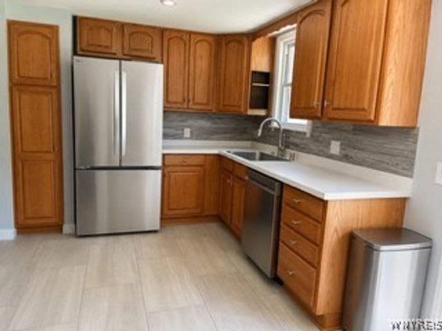 139 Allendale Road, West Seneca, NY 14224