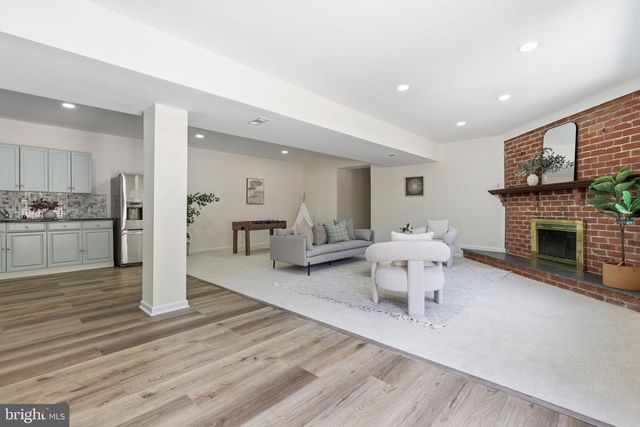 1411 BRIGHTON DAM RD, Brookeville, MD 20833