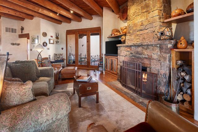 18 Daisy Circle, Santa Fe, NM 87506
