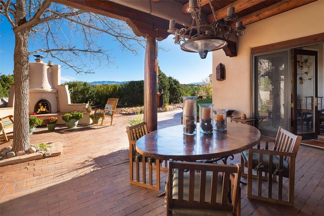 18 Daisy Circle, Santa Fe, NM 87506