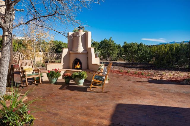 18 Daisy Circle, Santa Fe, NM 87506