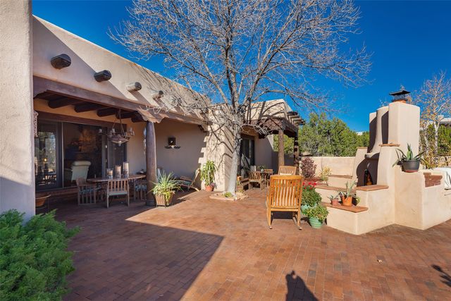 18 Daisy Circle, Santa Fe, NM 87506