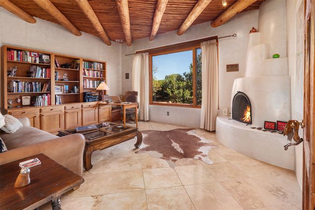 18 Daisy Circle, Santa Fe, NM 87506