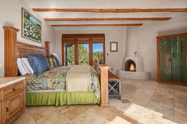 18 Daisy Circle, Santa Fe, NM 87506