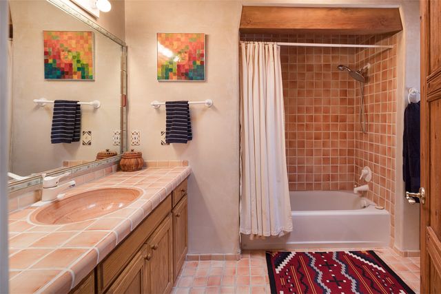 18 Daisy Circle, Santa Fe, NM 87506