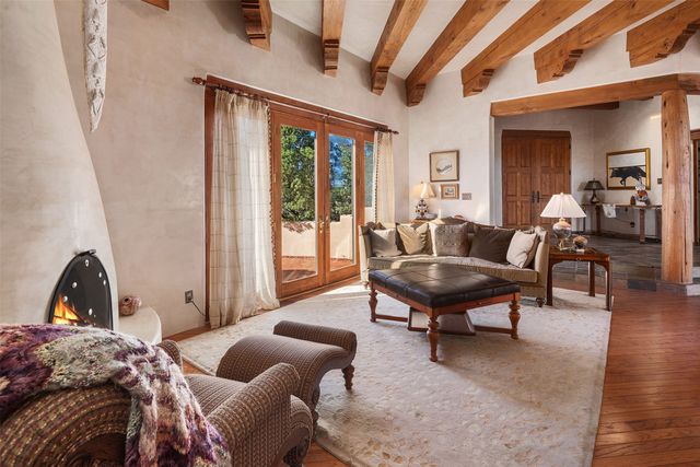 18 Daisy Circle, Santa Fe, NM 87506