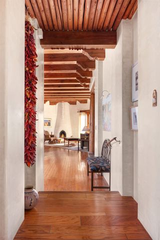 18 Daisy Circle, Santa Fe, NM 87506