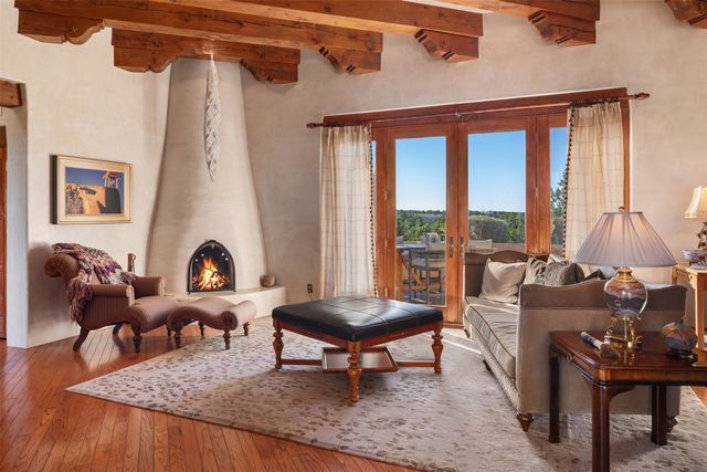 18 Daisy Circle, Santa Fe, NM 87506