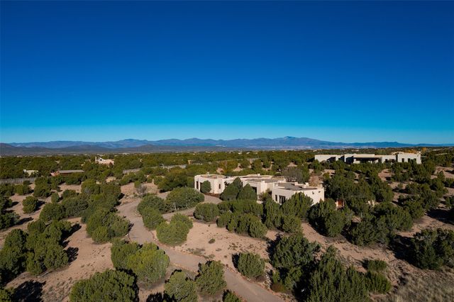 18 Daisy Circle, Santa Fe, NM 87506