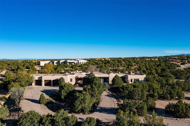 18 Daisy Circle, Santa Fe, NM 87506