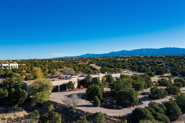 18 Daisy Circle, Santa Fe, NM 87506