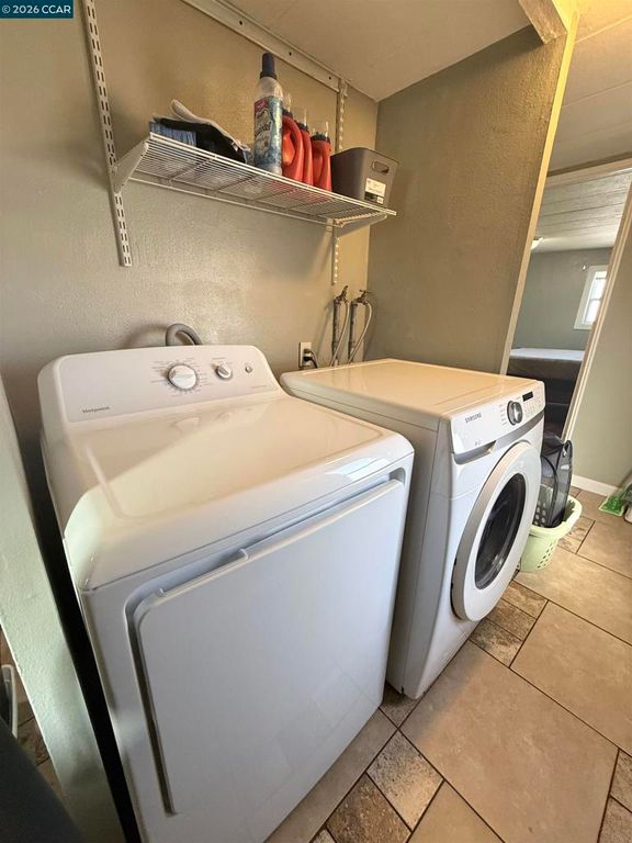 Image 13 of property listing at 244 American Canyon Rd, American Canyon, CA 94503