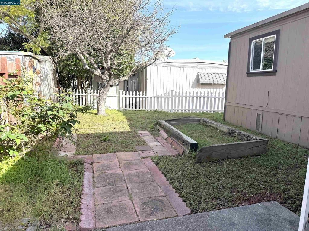 Image 16 of property listing at 244 American Canyon Rd, American Canyon, CA 94503