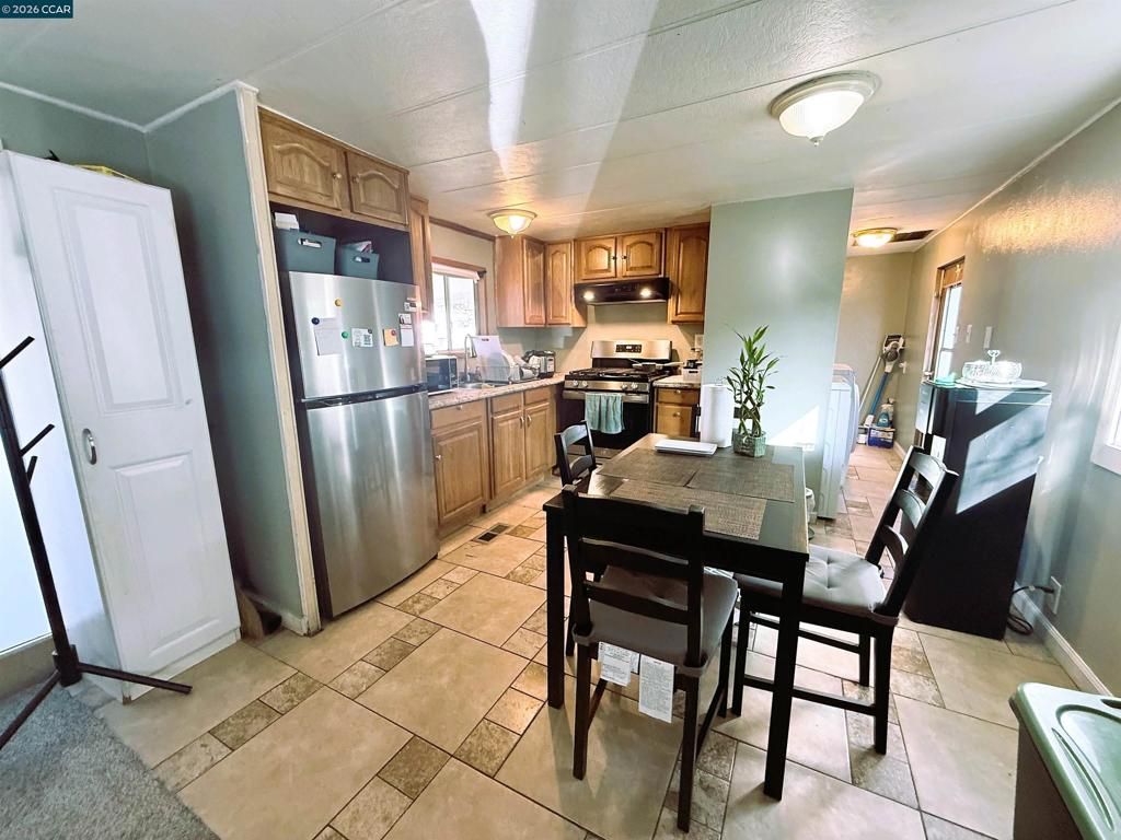 Image 5 of property listing at 244 American Canyon Rd, American Canyon, CA 94503