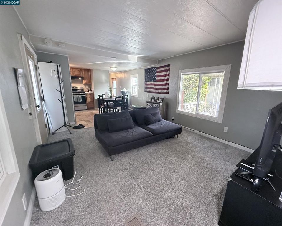 Image 7 of property listing at 244 American Canyon Rd, American Canyon, CA 94503