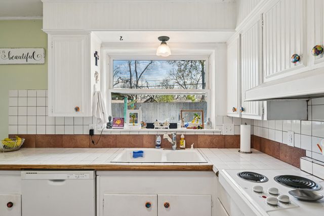 1602 Marshalldale Drive, Arlington, TX 76013