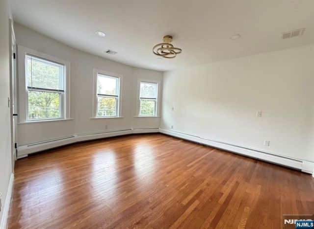 91 Birchwood Road, Glen Rock, NJ 07452