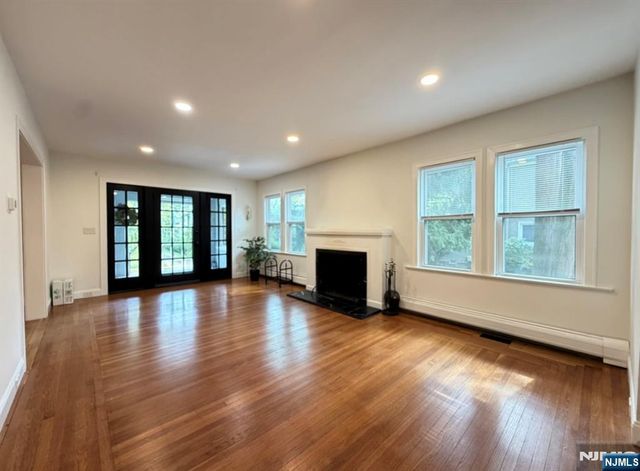 91 Birchwood Road, Glen Rock, NJ 07452