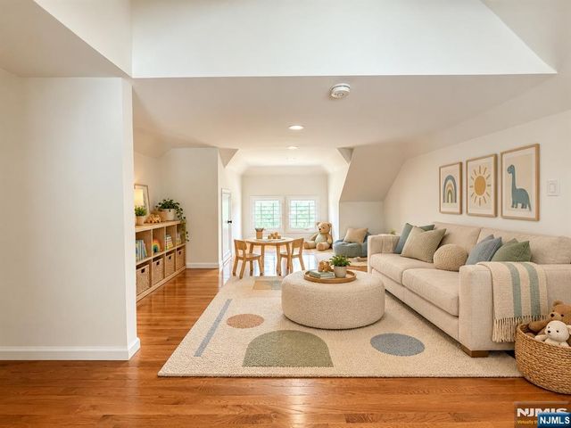 91 Birchwood Road, Glen Rock, NJ 07452