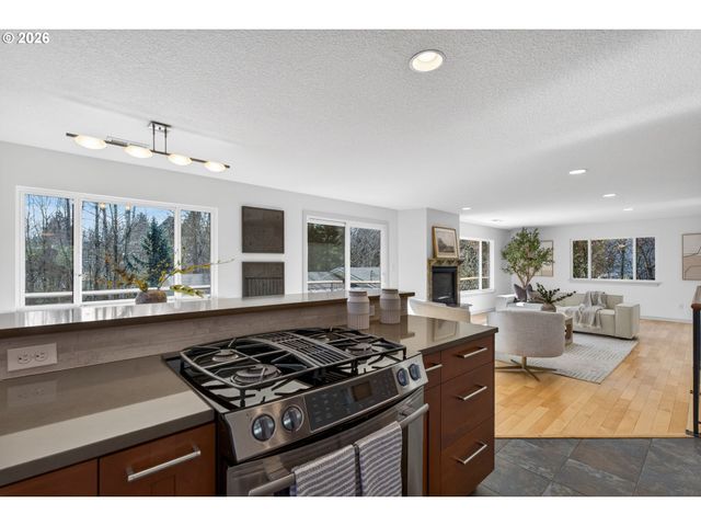 3226 Sw DOLPH Ct, Portland, OR 97219