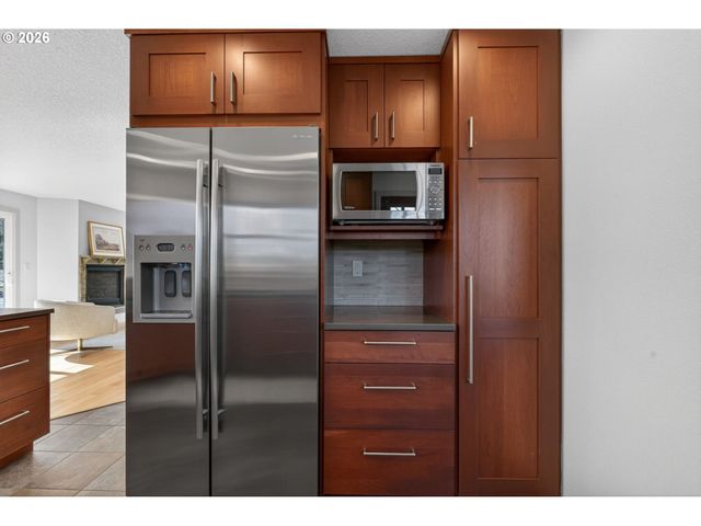 3226 Sw DOLPH Ct, Portland, OR 97219