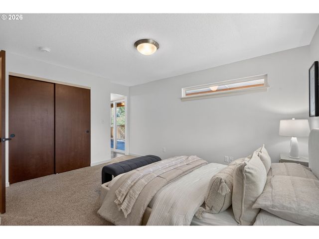 3226 Sw DOLPH Ct, Portland, OR 97219