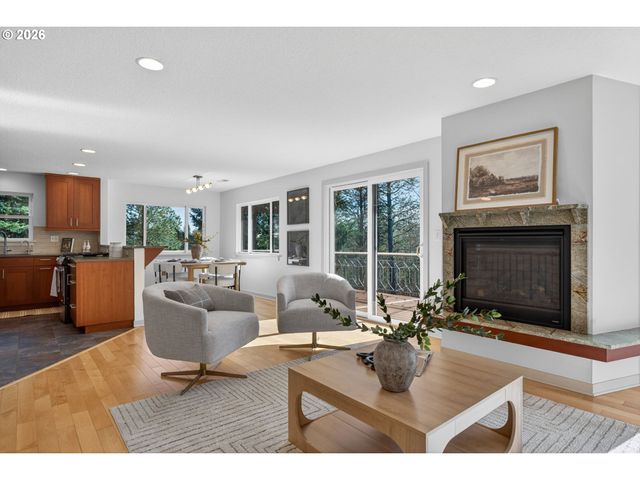 3226 Sw DOLPH Ct, Portland, OR 97219