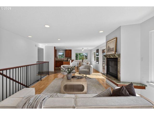 3226 Sw DOLPH Ct, Portland, OR 97219