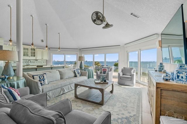 1119 Soundview Trl, Gulf Breeze, FL 32561