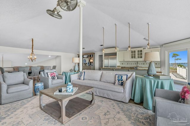 1119 Soundview Trl, Gulf Breeze, FL 32561