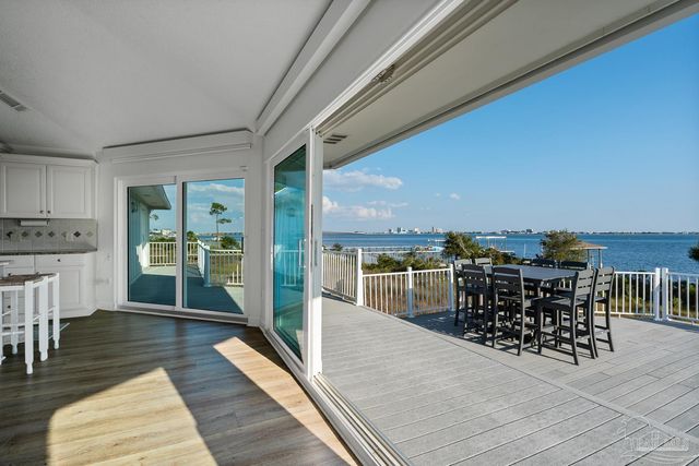 1119 Soundview Trl, Gulf Breeze, FL 32561