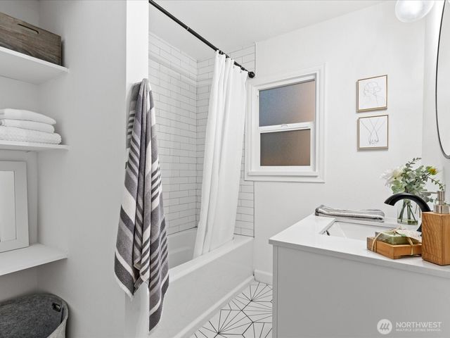 12404 NE 95th Street, Kirkland, WA 98033