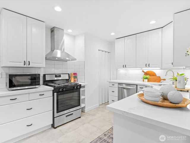 12404 NE 95th Street, Kirkland, WA 98033