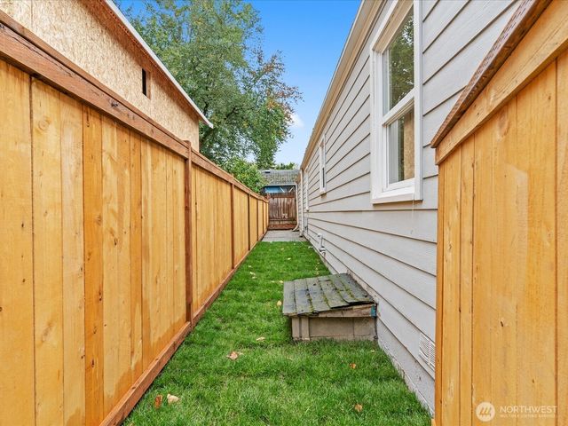12404 NE 95th Street, Kirkland, WA 98033