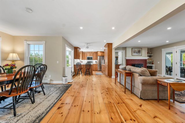 33 Sky Lane, Wolfeboro, NH 03894