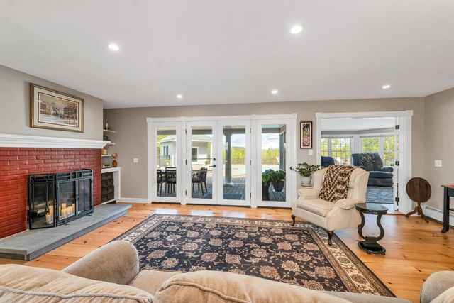 33 Sky Lane, Wolfeboro, NH 03894