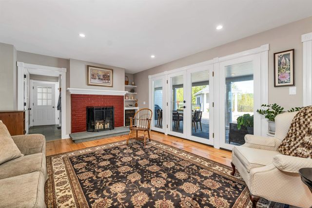 33 Sky Lane, Wolfeboro, NH 03894