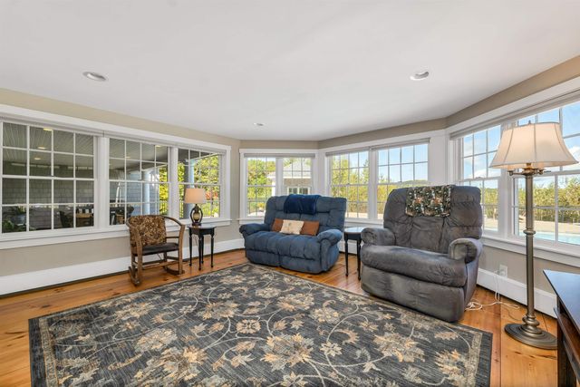 33 Sky Lane, Wolfeboro, NH 03894