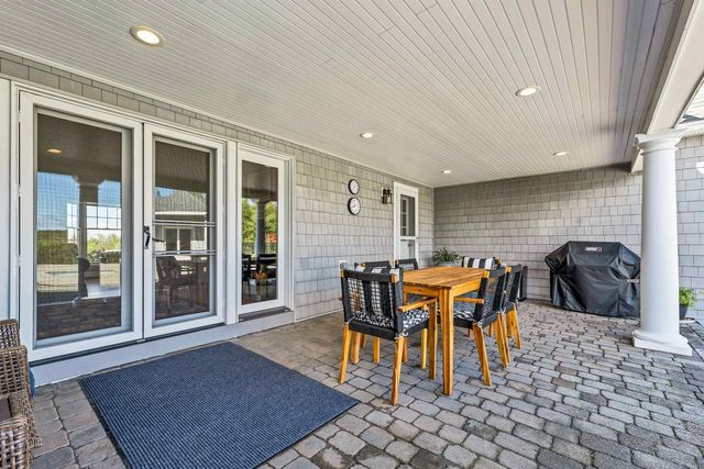 33 Sky Lane, Wolfeboro, NH 03894