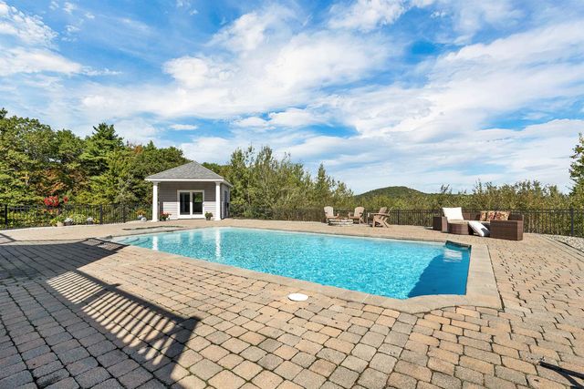 33 Sky Lane, Wolfeboro, NH 03894