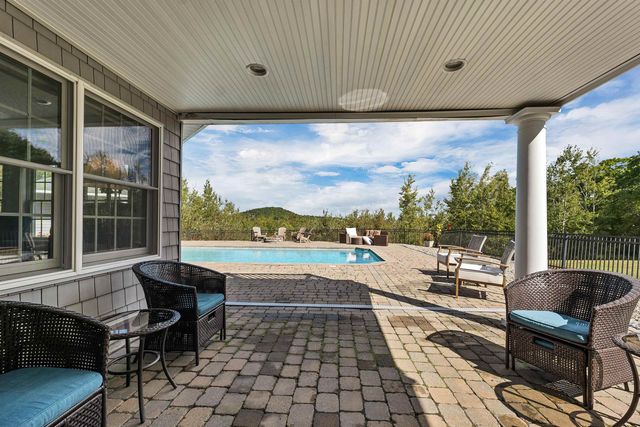 33 Sky Lane, Wolfeboro, NH 03894