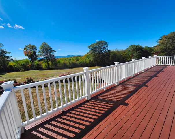 33 Sky Lane, Wolfeboro, NH 03894