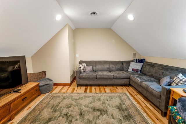 33 Sky Lane, Wolfeboro, NH 03894