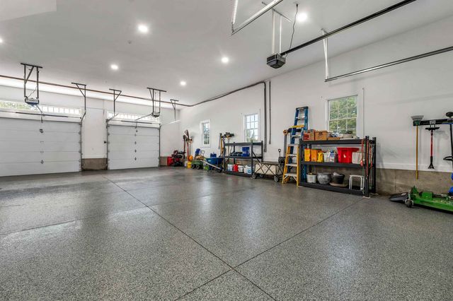 33 Sky Lane, Wolfeboro, NH 03894