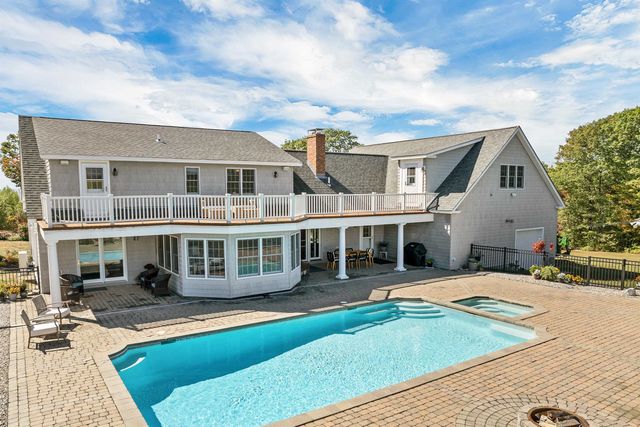 33 Sky Lane, Wolfeboro, NH 03894