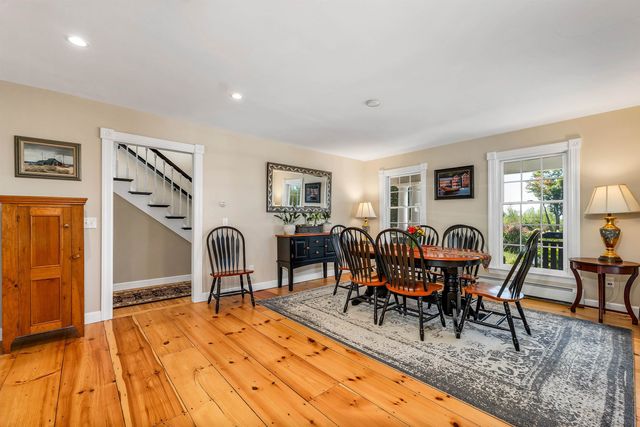 33 Sky Lane, Wolfeboro, NH 03894