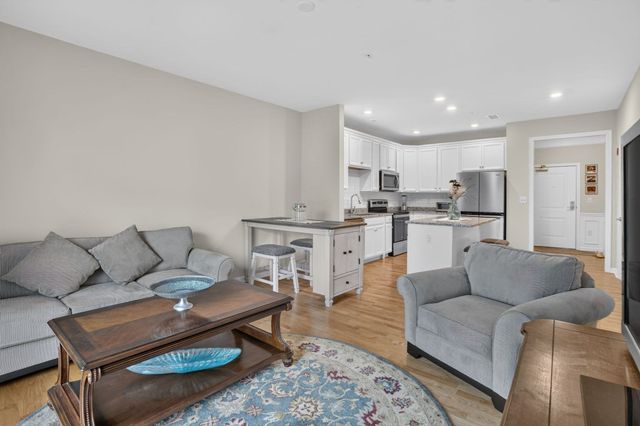 240 Martins Landing 102, North Reading, MA 01864